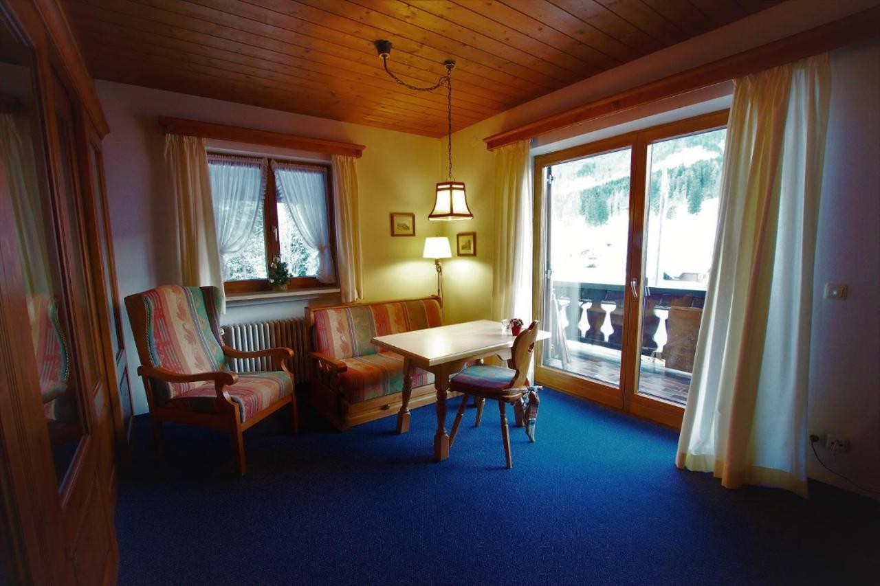 Ferienhaus Waldwinkl Hotel Grainau Ruang foto