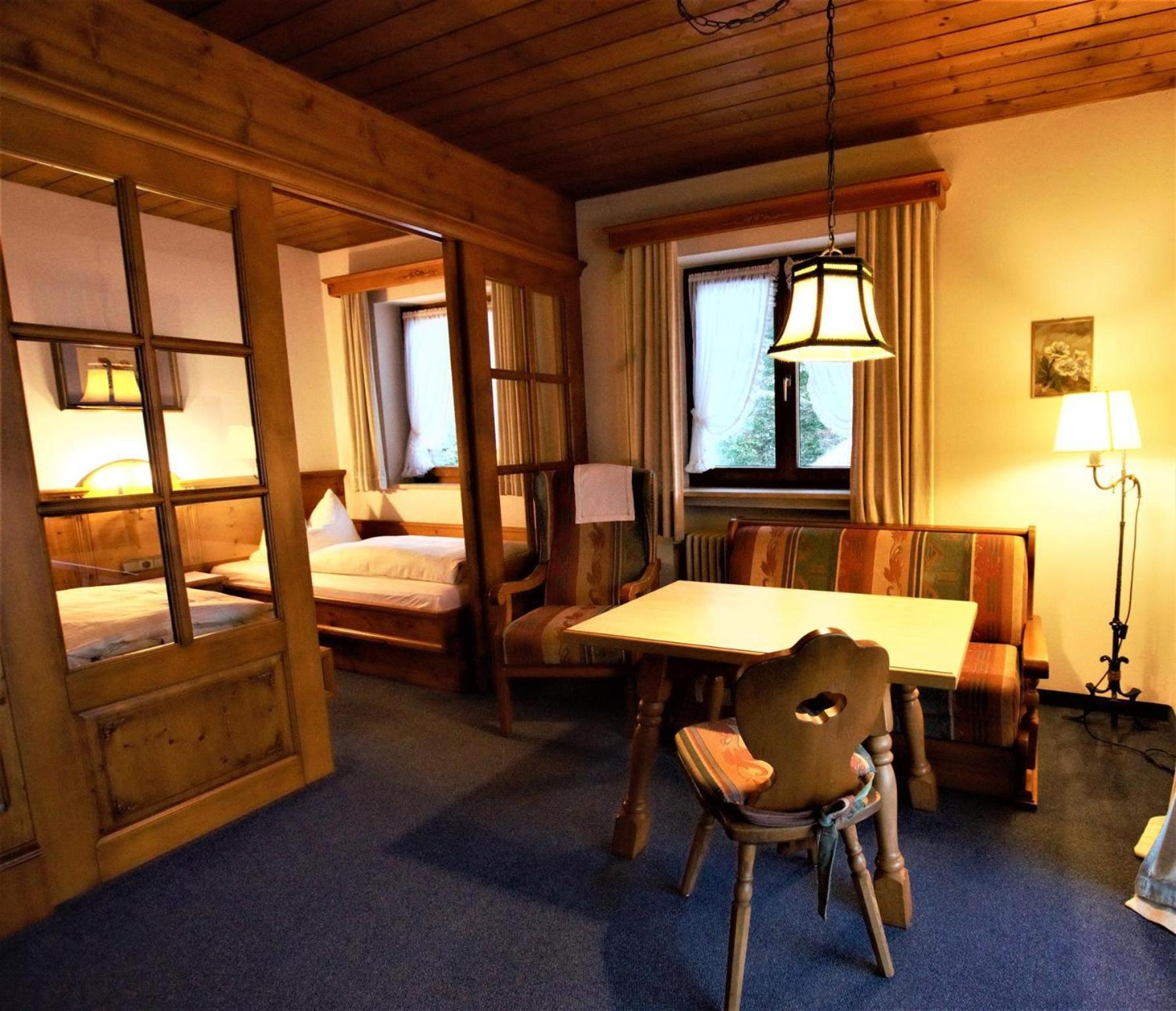 Ferienhaus Waldwinkl Hotel Grainau Ruang foto